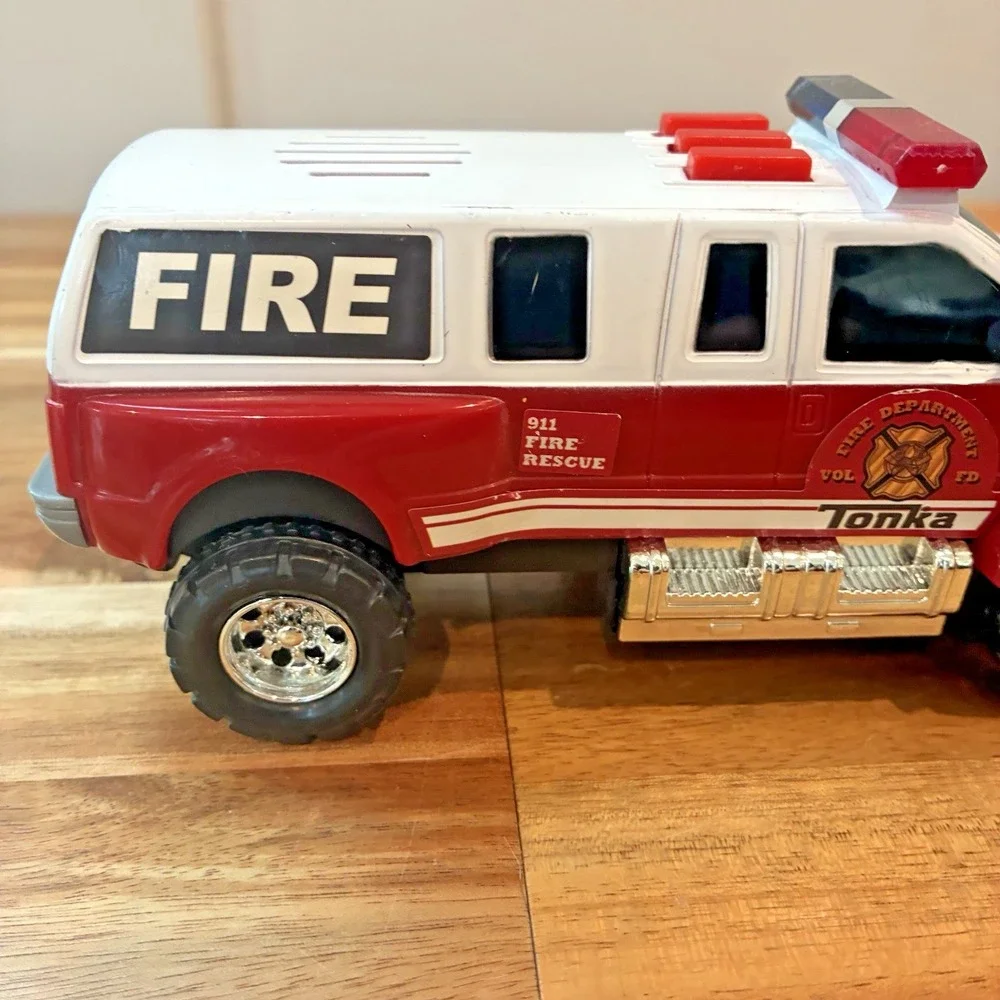 Tonka Fire Rescue Truck SUV Lights Sounds 7